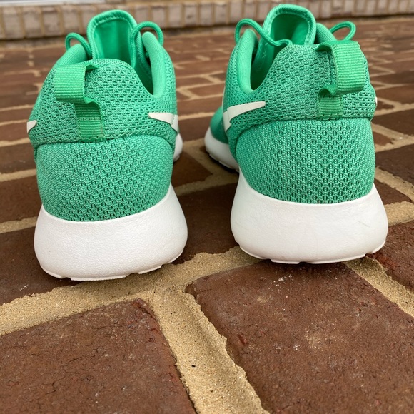 Nike Roshe Run Gamma Green/Sail White - Picture 4 of 7